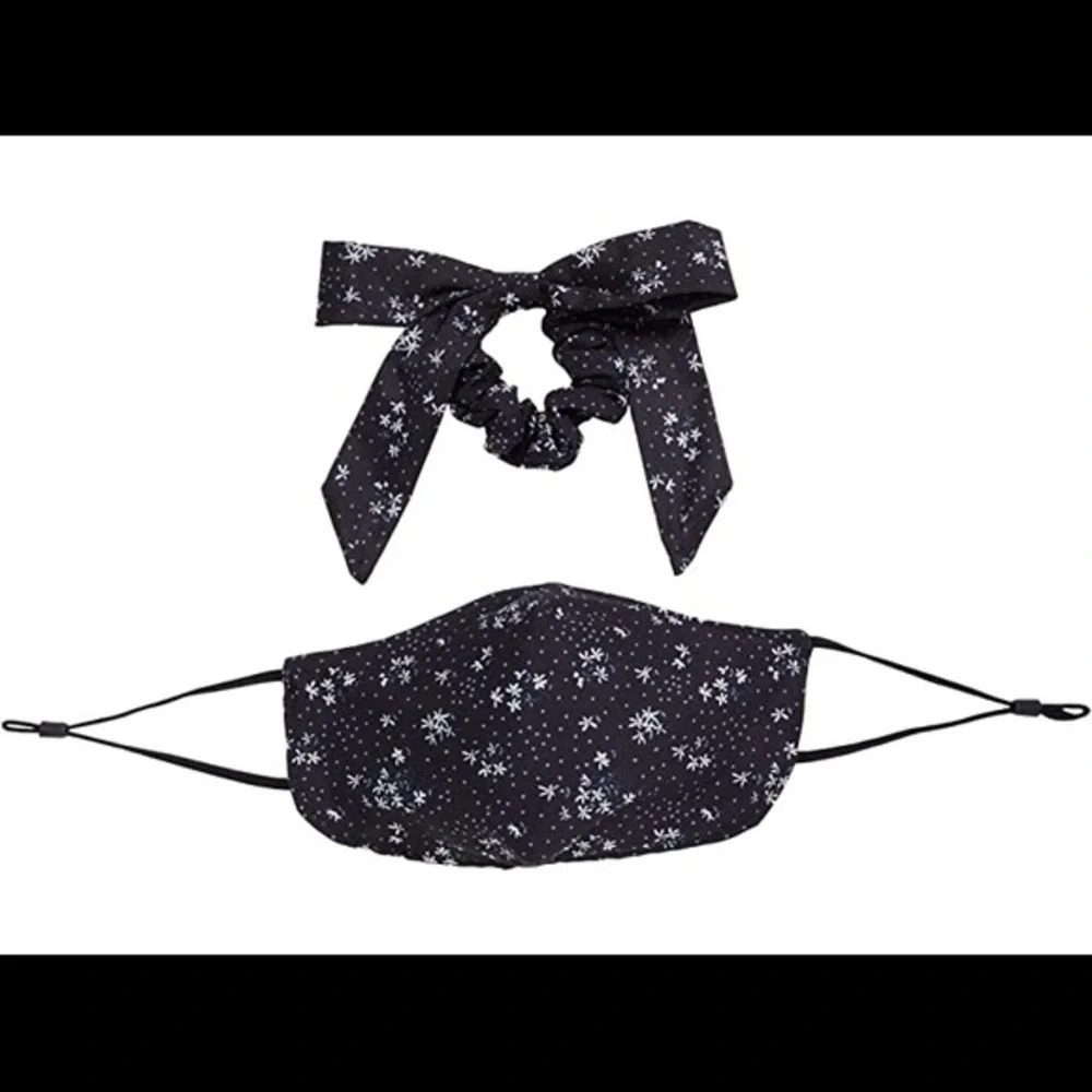 Free People Mask & Bow Floral Pack, NWT